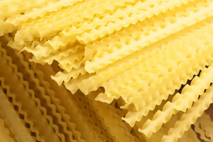 Pasta mafalda seca en cintas con bordes rizados